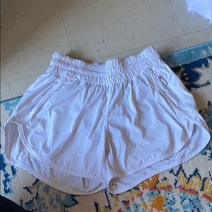 Lululemon tracker shorts